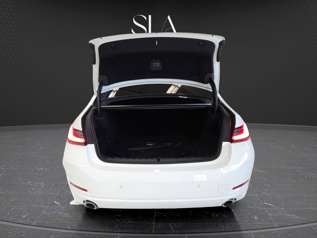 Used 2025 BMW 330i xDrive Sedan w/ M Sport Package image 7