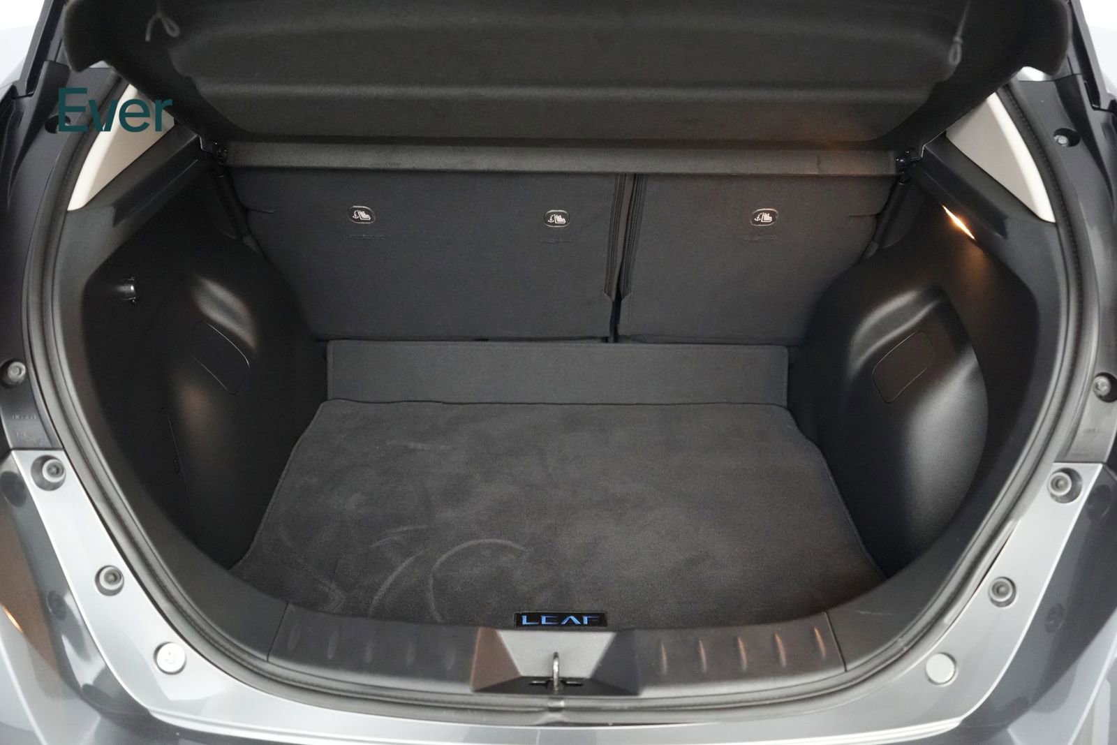 Used 2025 Nissan Leaf S image 8