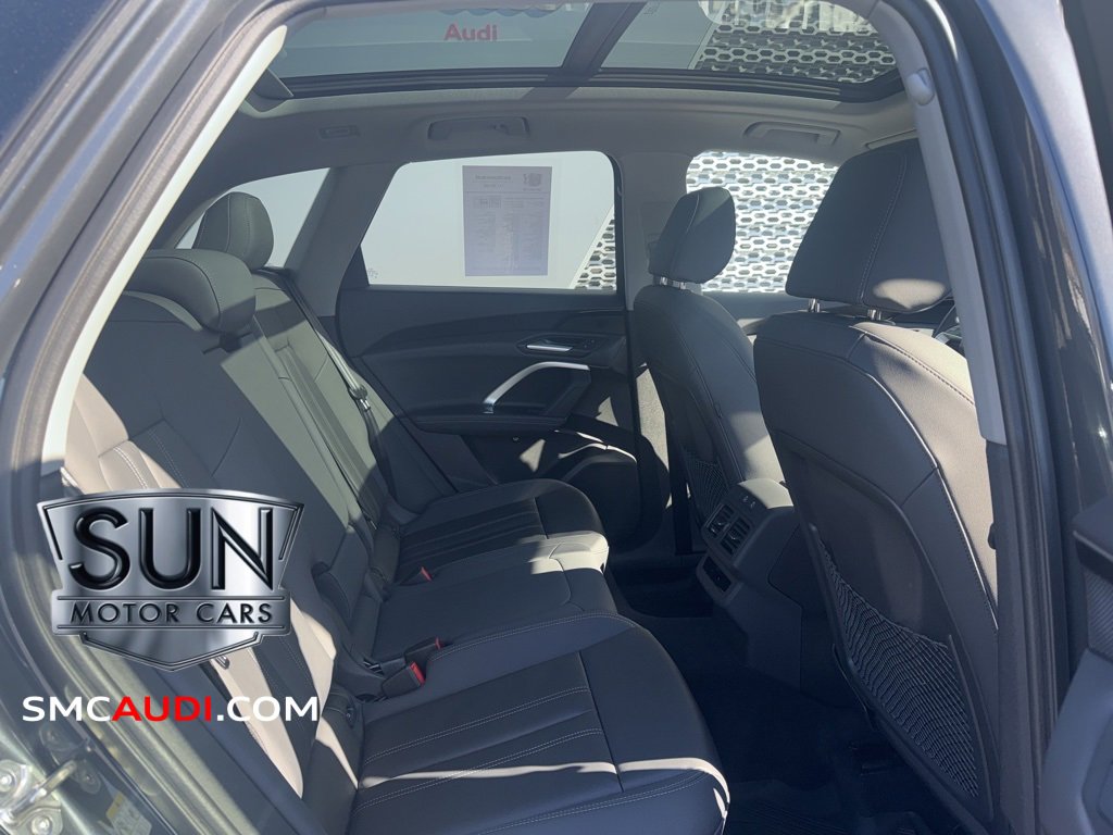 Used 2025 Audi Q5 Premium w/ Convenience Package image 11