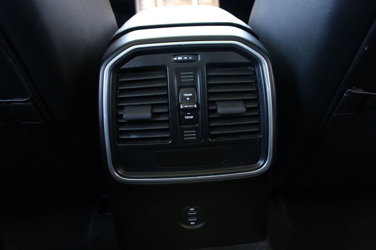 Used 2021 Porsche Macan AWD/4WD image 35
