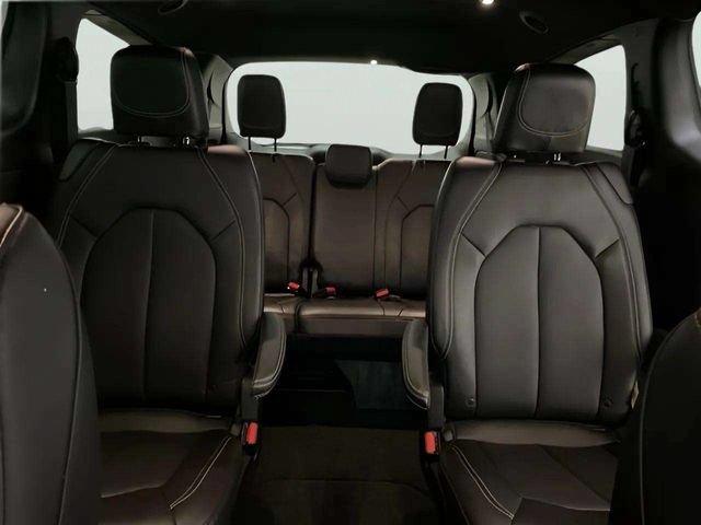 Used 2025 Chrysler Pacifica Select FWD image 66