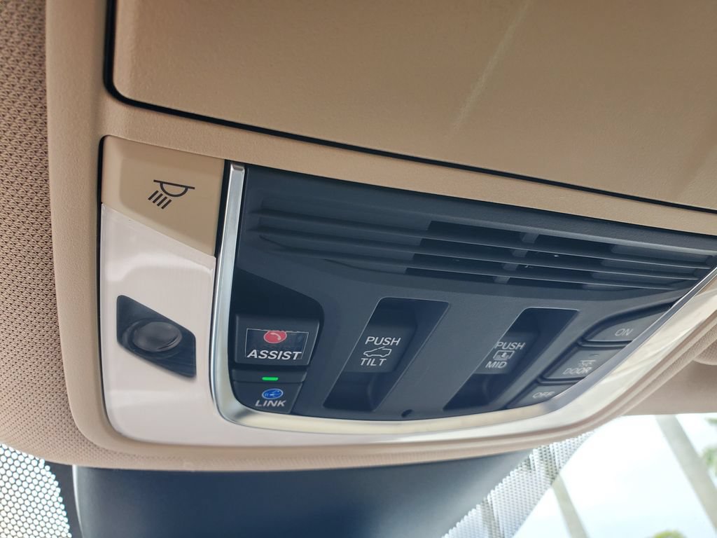 Certified 2024 Acura MDX FWD w/ Technology Package image 36