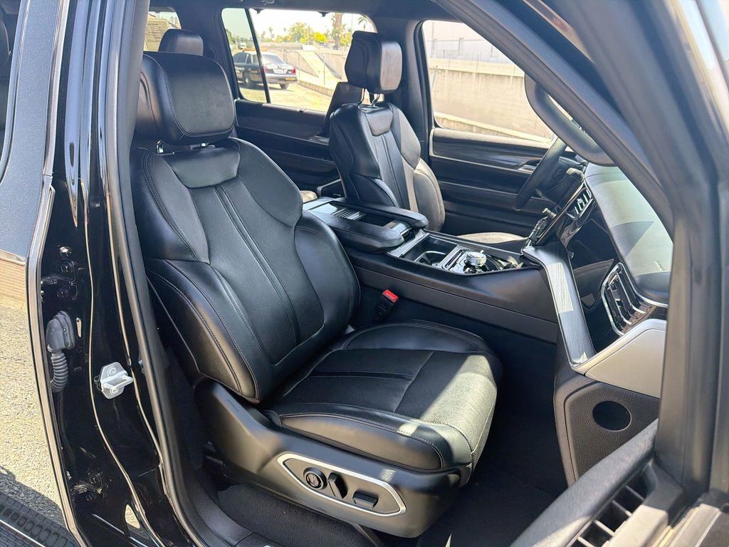 Used 2023 Jeep Wagoneer Series III w/ Rear Seat Video Group 1 AWD/4WD image 26