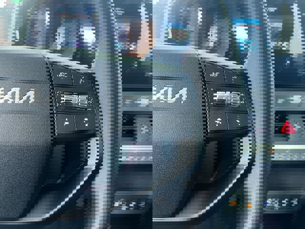 New 2025 Kia K4 LXS image 19