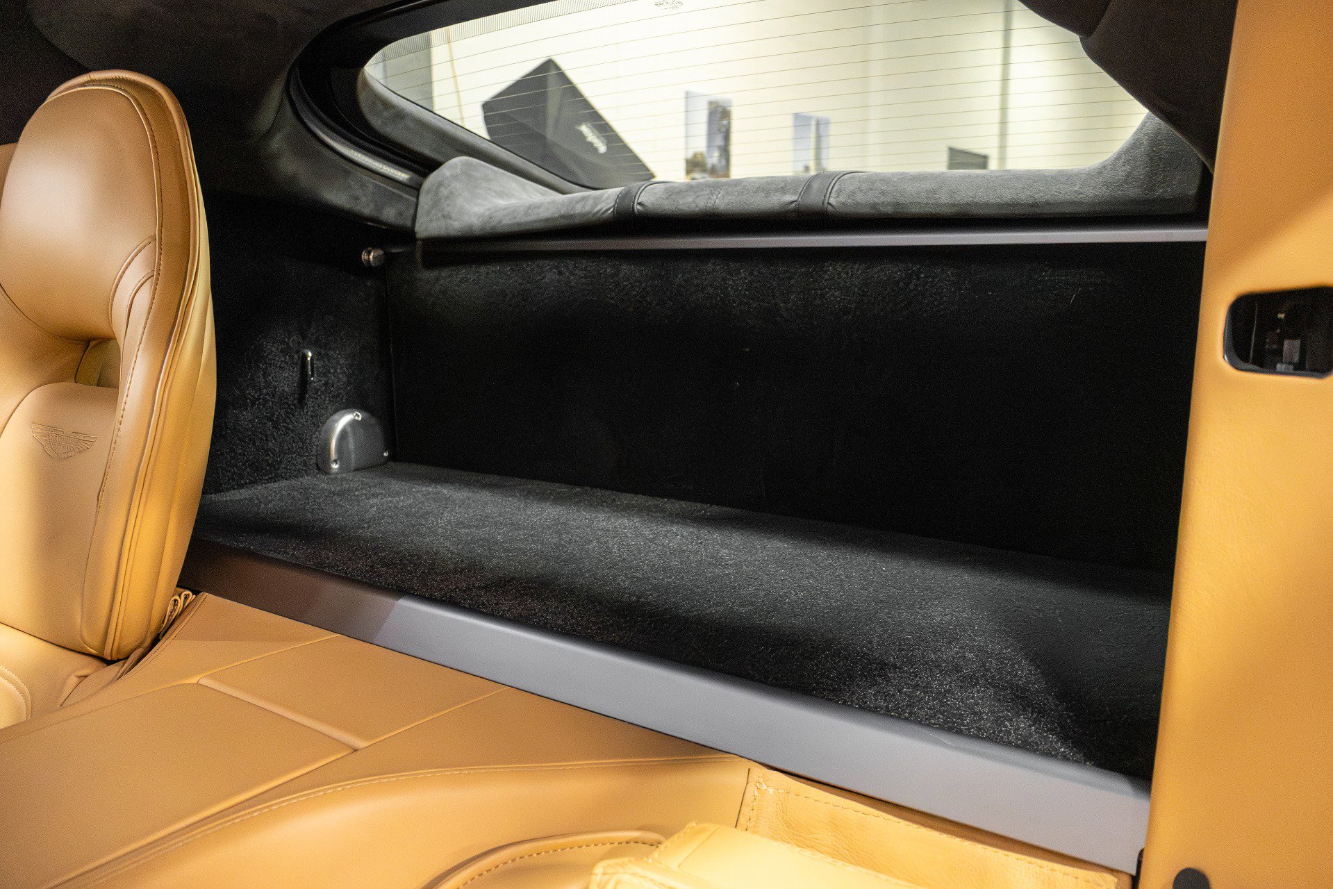 Used 2016 Aston Martin Rapide S image 34