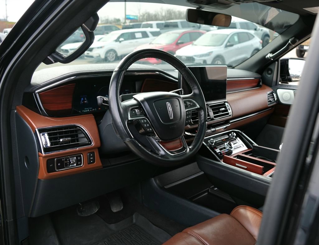 Used 2023 Lincoln Navigator Reserve w/ Equipment Group 201A image 16