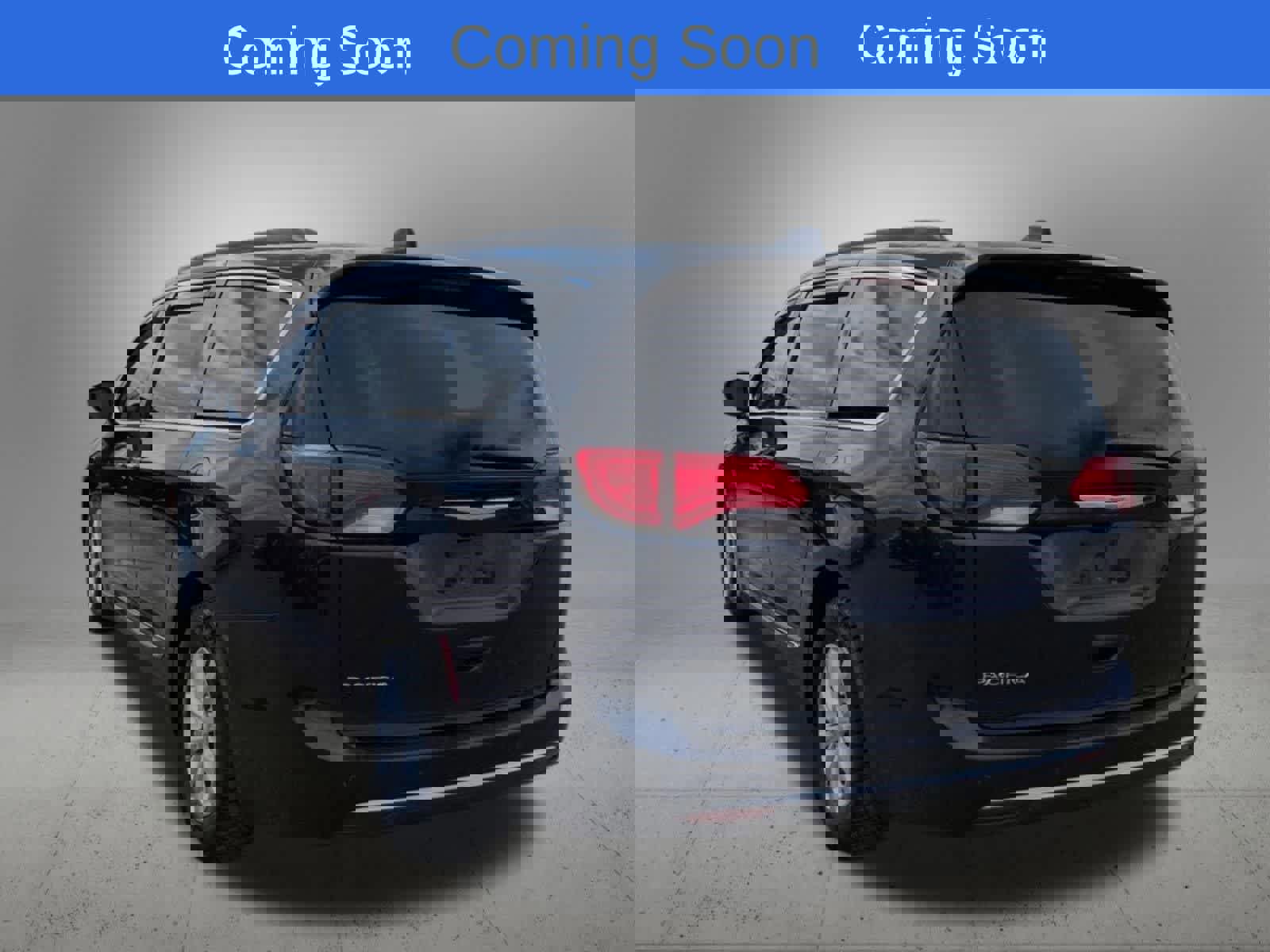 Used 2017 Chrysler Pacifica Touring-L FWD image 4