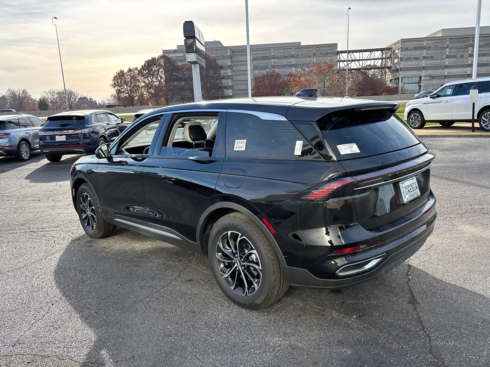 New 2026 Lincoln Nautilus Premier image 5