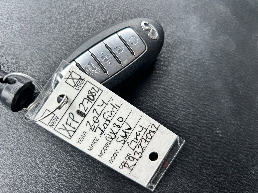 Used 2024 INFINITI QX80 Luxe image 18