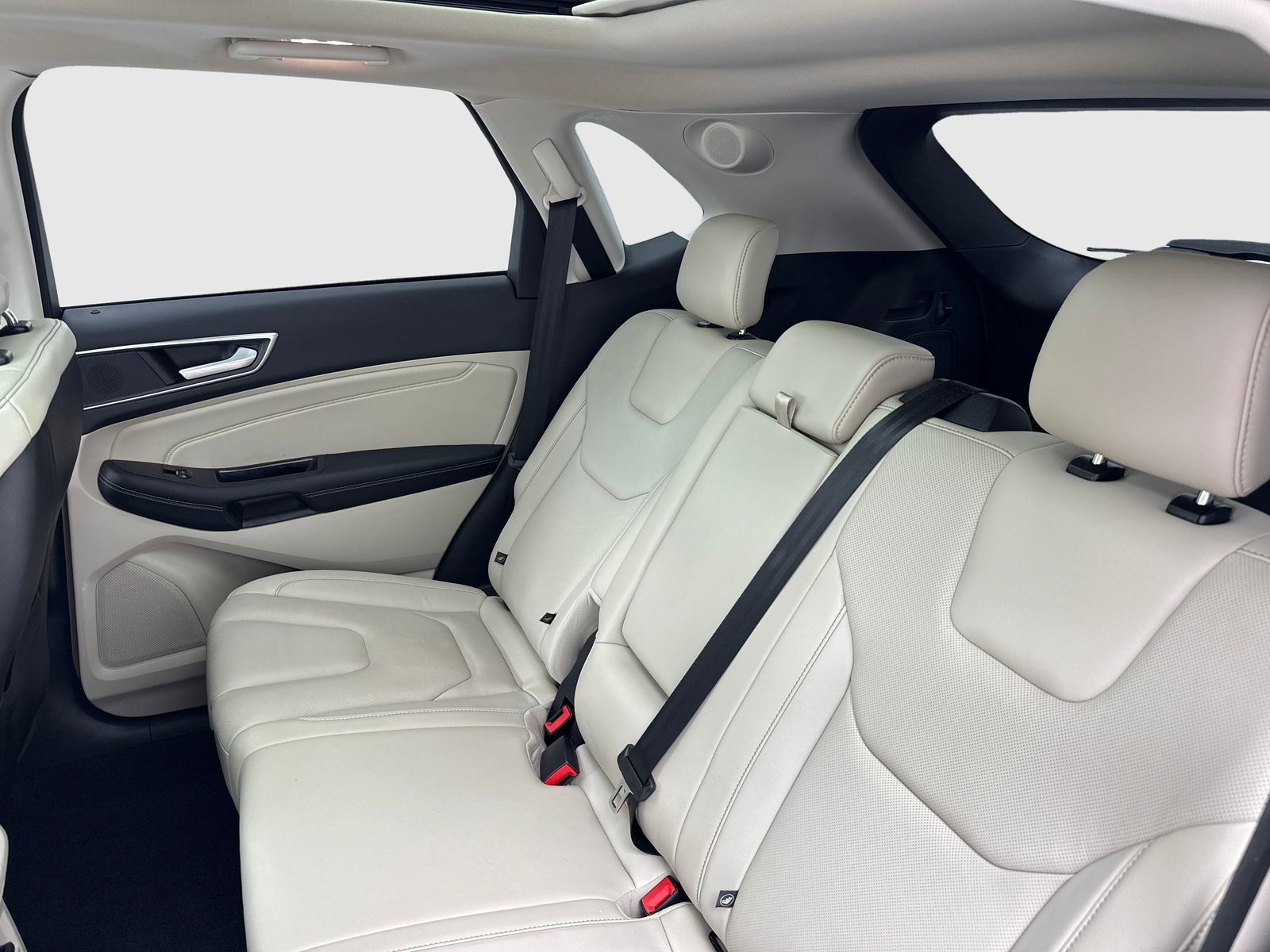 Used 2017 Ford Edge Titanium w/ Equipment Group 301A FWD image 38