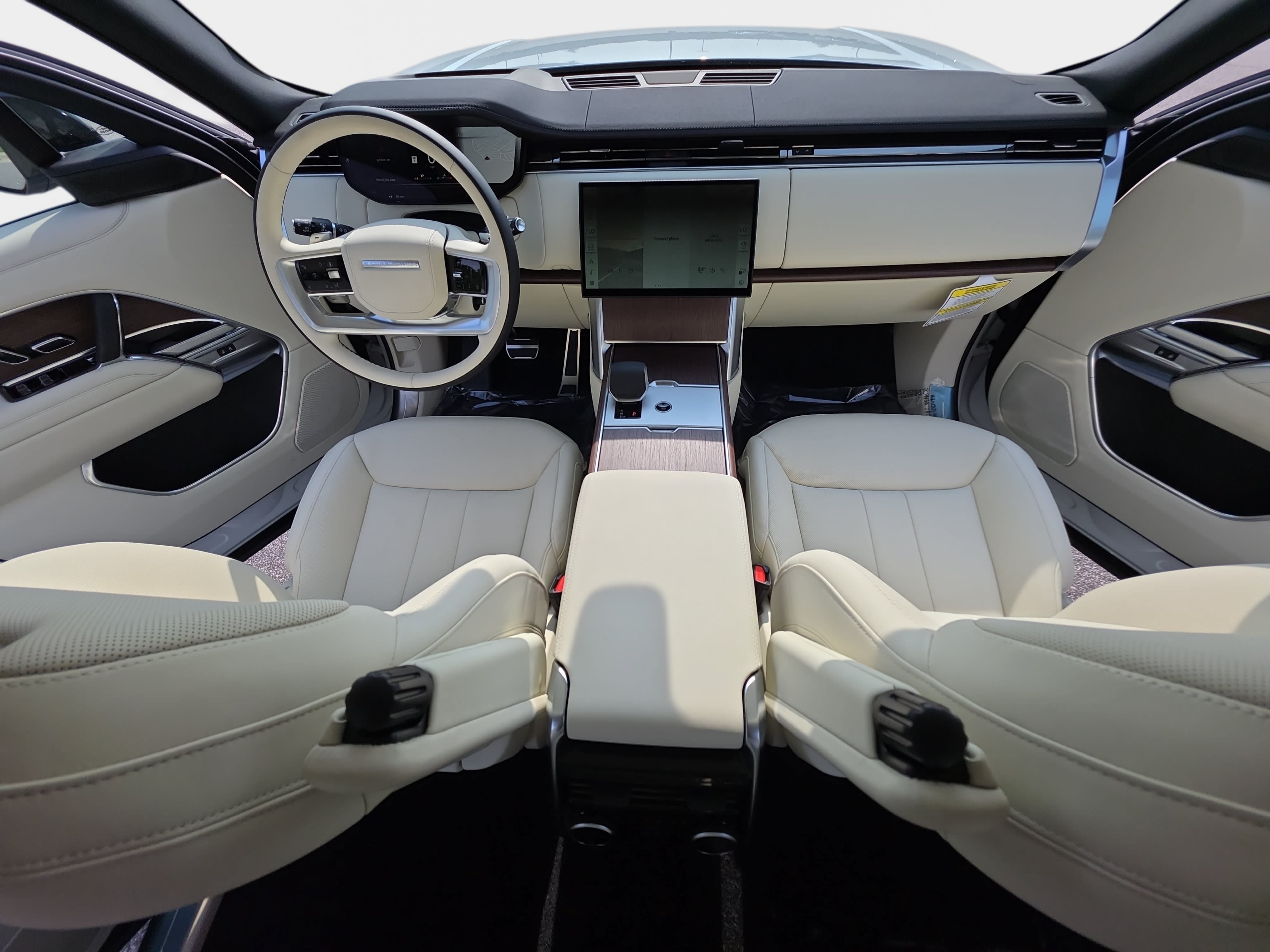 New 2026 Land Rover Range Rover Long Wheelbase SE AWD/4WD image 9
