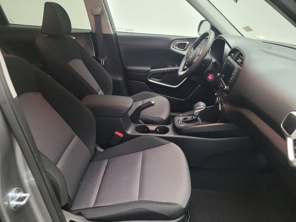 Used 2025 Kia Soul S image 21