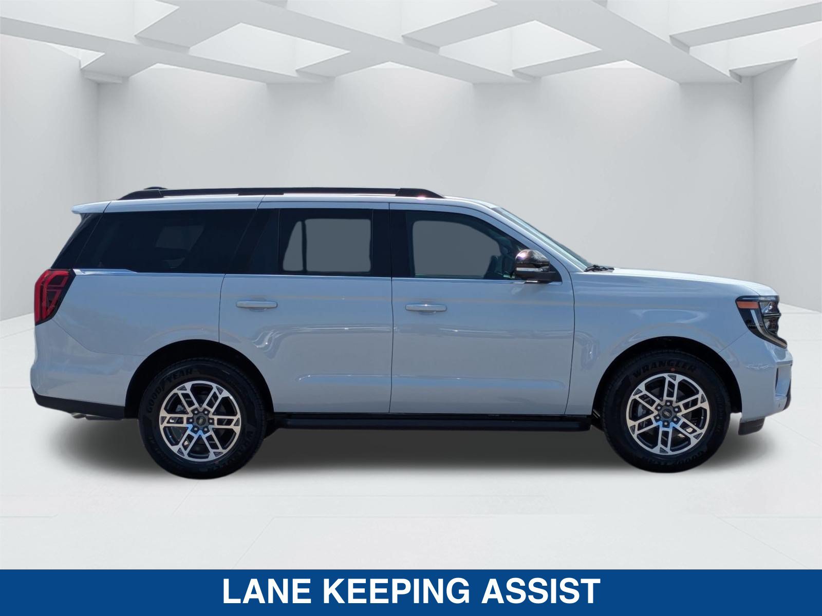 New 2026 Ford Expedition Active RWD image 5