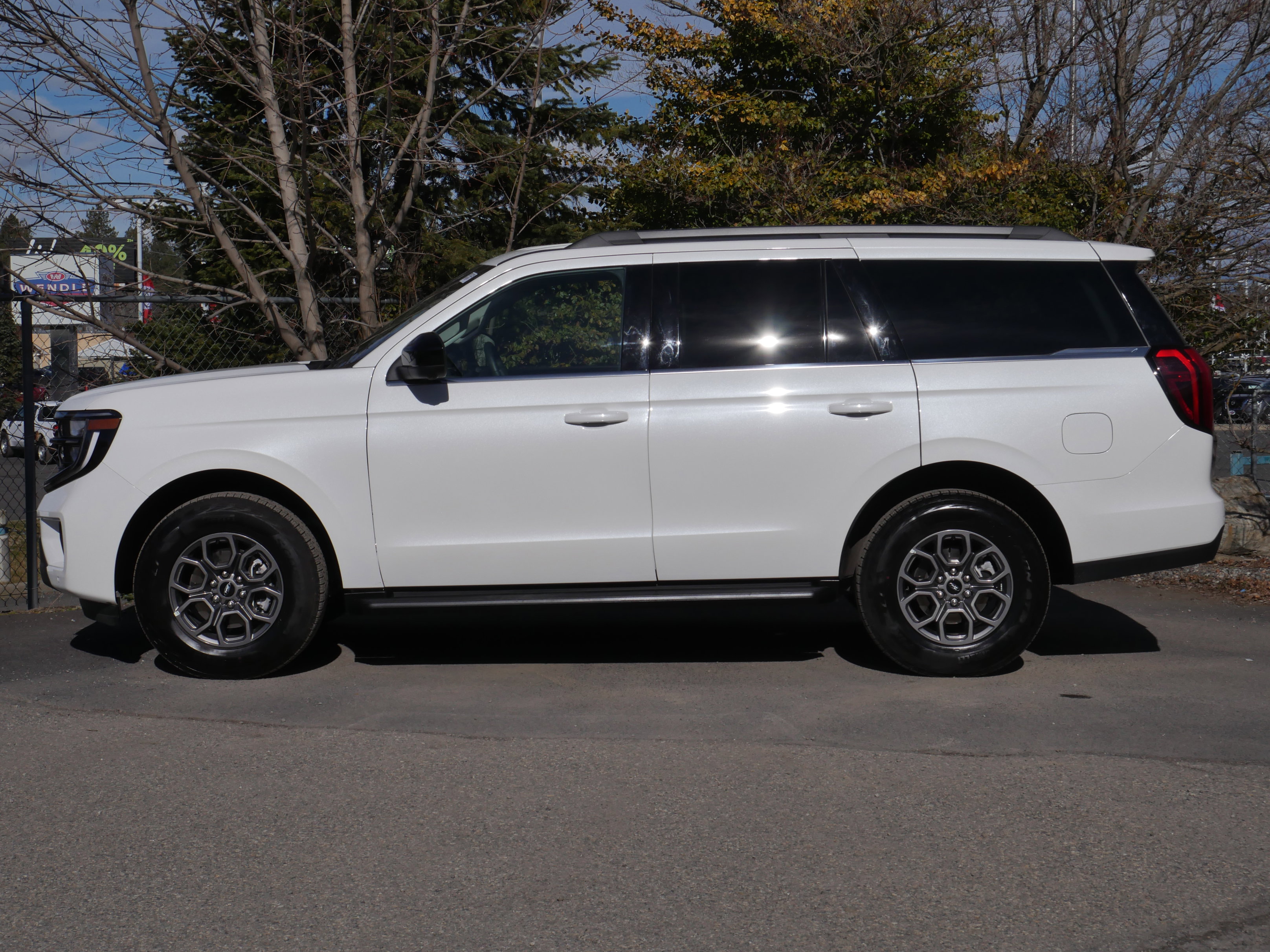 Certified 2025 Ford Expedition Active image 16