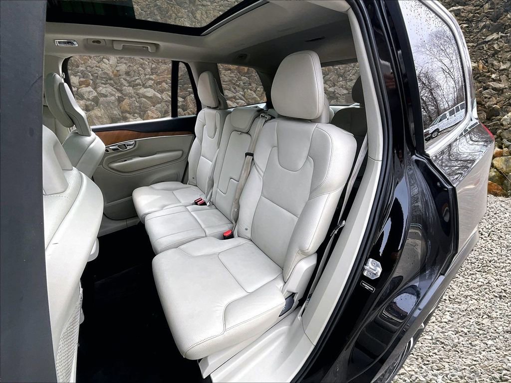 Used 2021 Volvo XC90 T6 Momentum w/ Protection Package Premier AWD/4WD image 23