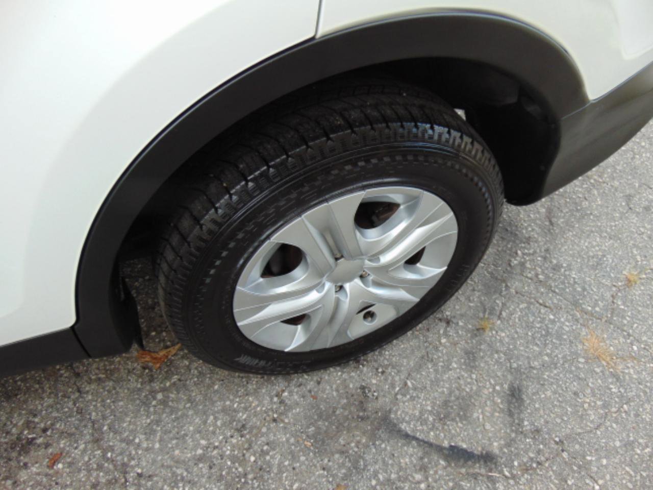 Used 2014 Toyota RAV4 LE FWD image 12