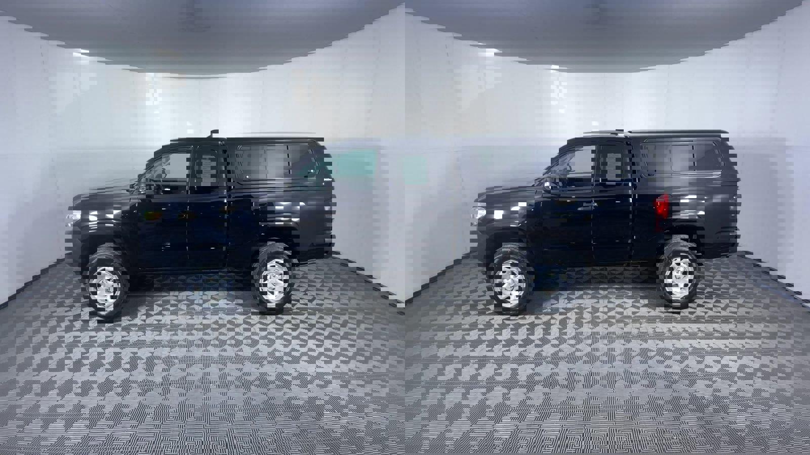 Used 2022 Toyota Tacoma SR image 5