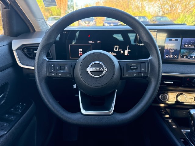 Certified 2025 Nissan Kicks SV FWD image 15