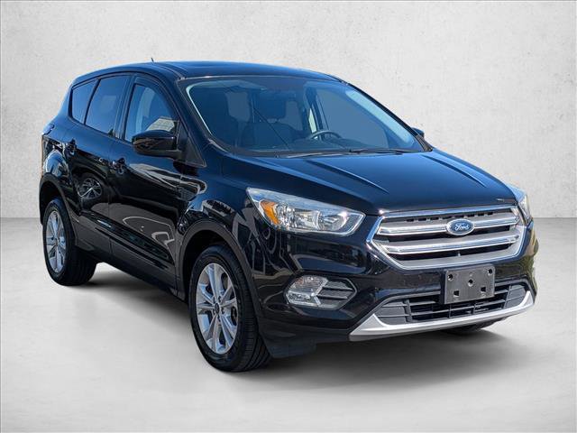 Used 2017 Ford Escape SE image 3