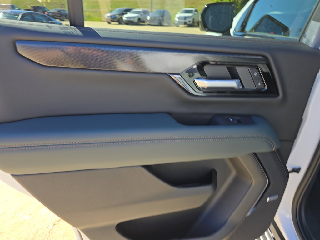 New 2026 GMC Yukon AT4 image 12