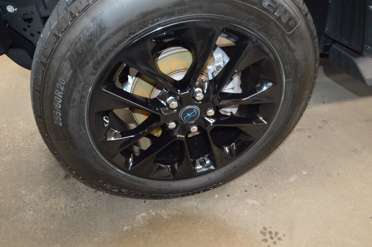 Used 2024 Jeep Wrangler Unlimited Sahara w/ Dual Top Group image 31