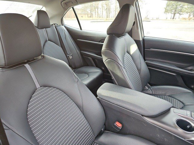 Used 2023 Toyota Camry SE image 12