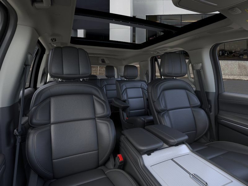 New 2026 Lincoln Navigator Reserve AWD/4WD image 10
