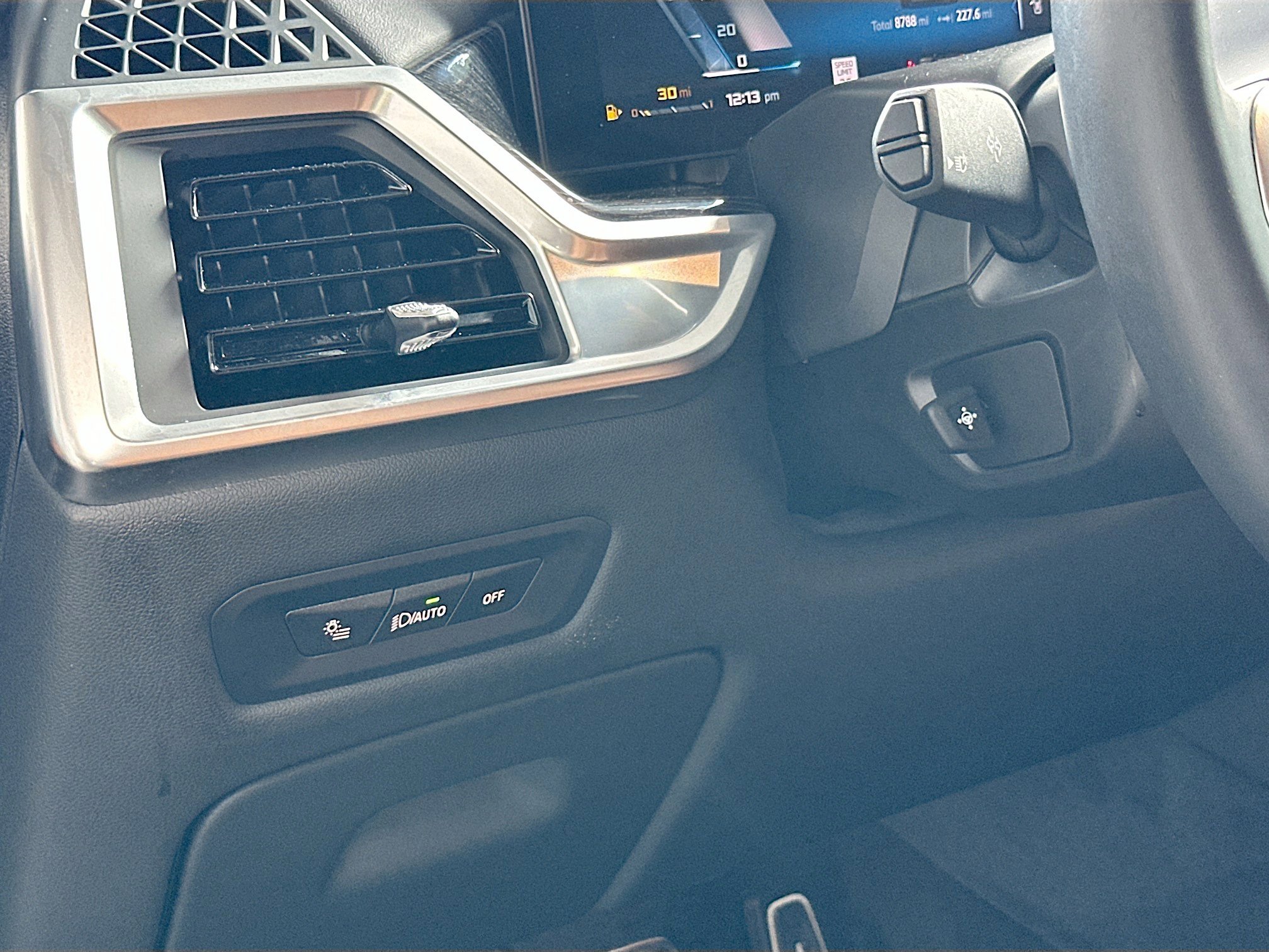 Certified 2025 BMW X5 M60i w/ Executive Package image 10