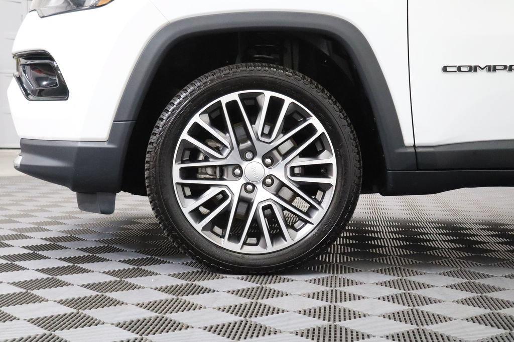 Used 2023 Jeep Compass Limited w/ Elite Group AWD/4WD image 4