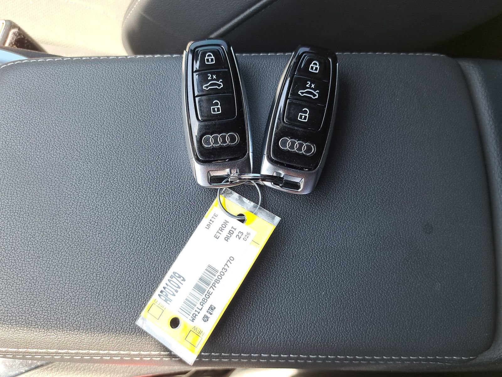 Used 2023 Audi e-tron Premium Plus w/ Premium Plus Package image 10