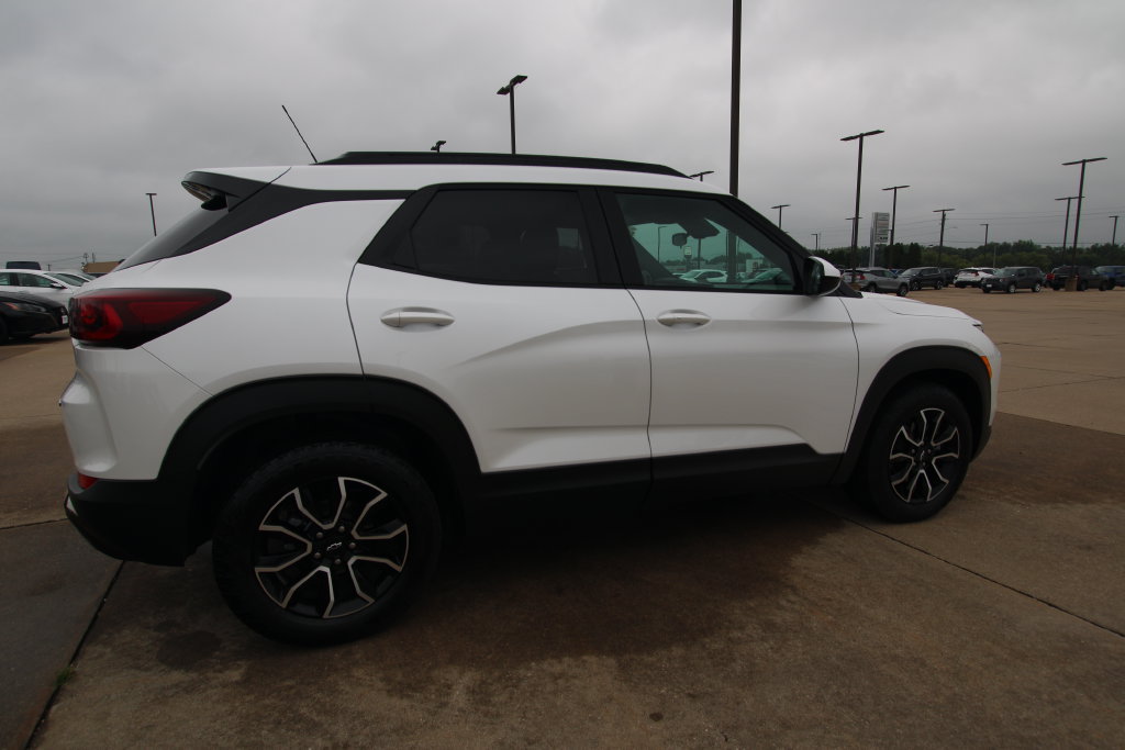 Used 2025 Chevrolet TrailBlazer ACTIV FWD image 5