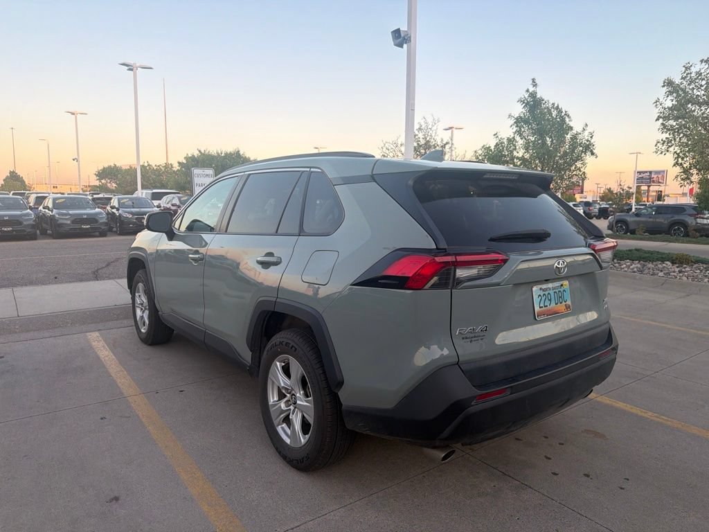 Used 2019 Toyota RAV4 XLE AWD/4WD image 6