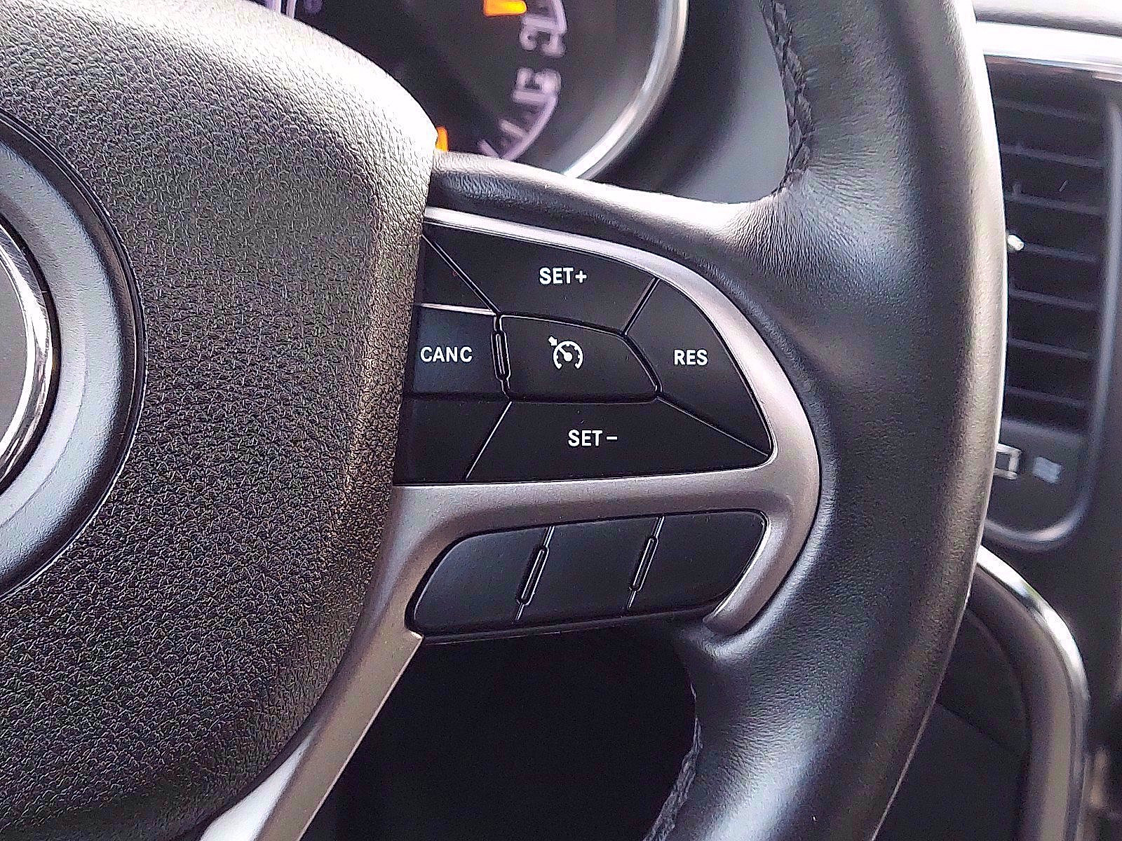 Used 2018 Jeep Grand Cherokee Altitude AWD/4WD image 22