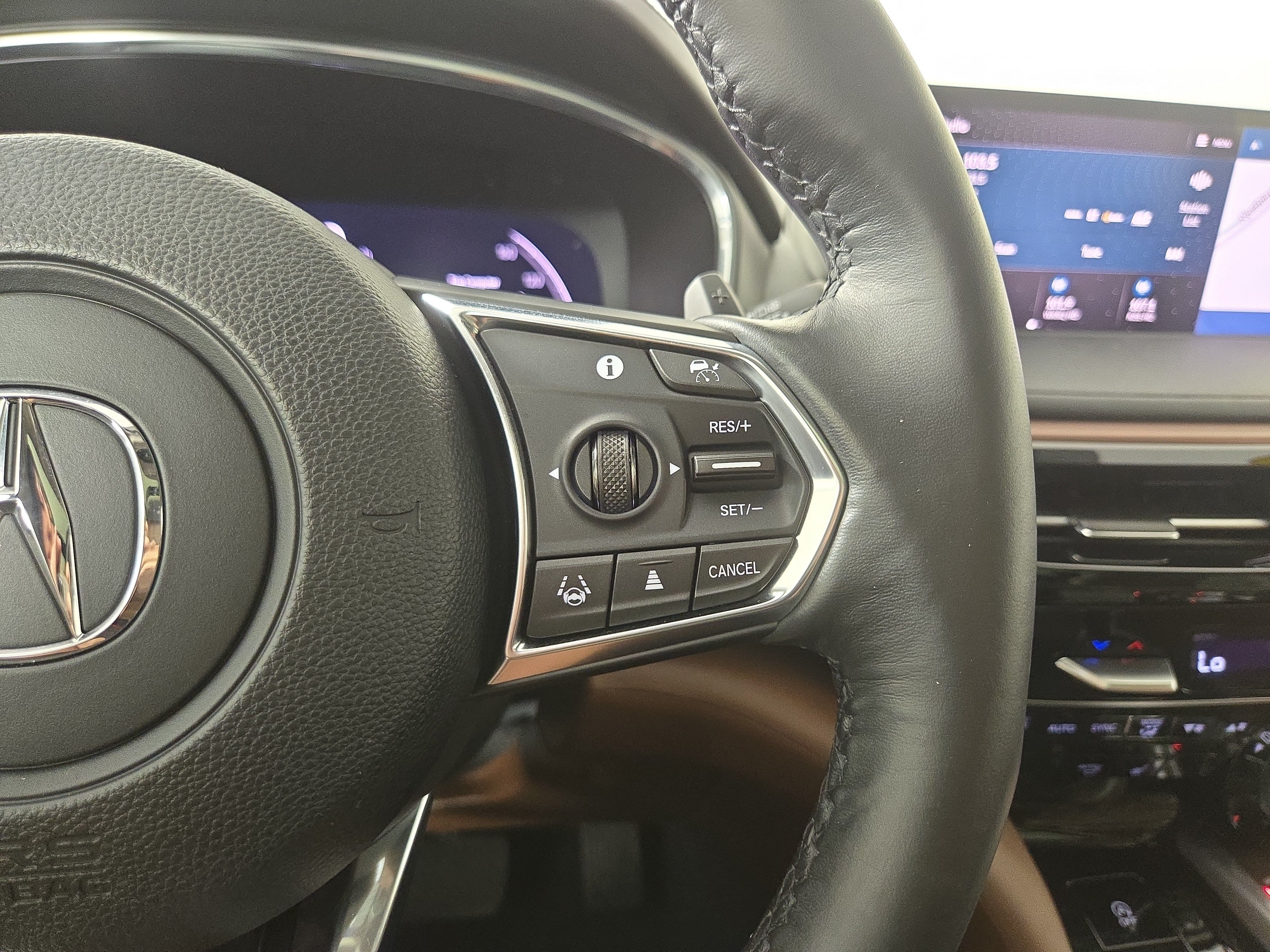 Used 2022 Acura MDX SH-AWD w/ Technology Package image 17