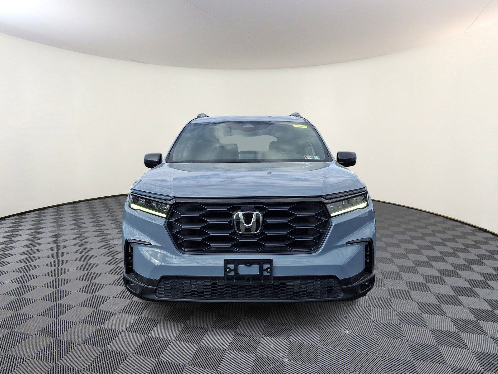 Used 2025 Honda Pilot Sport image 2