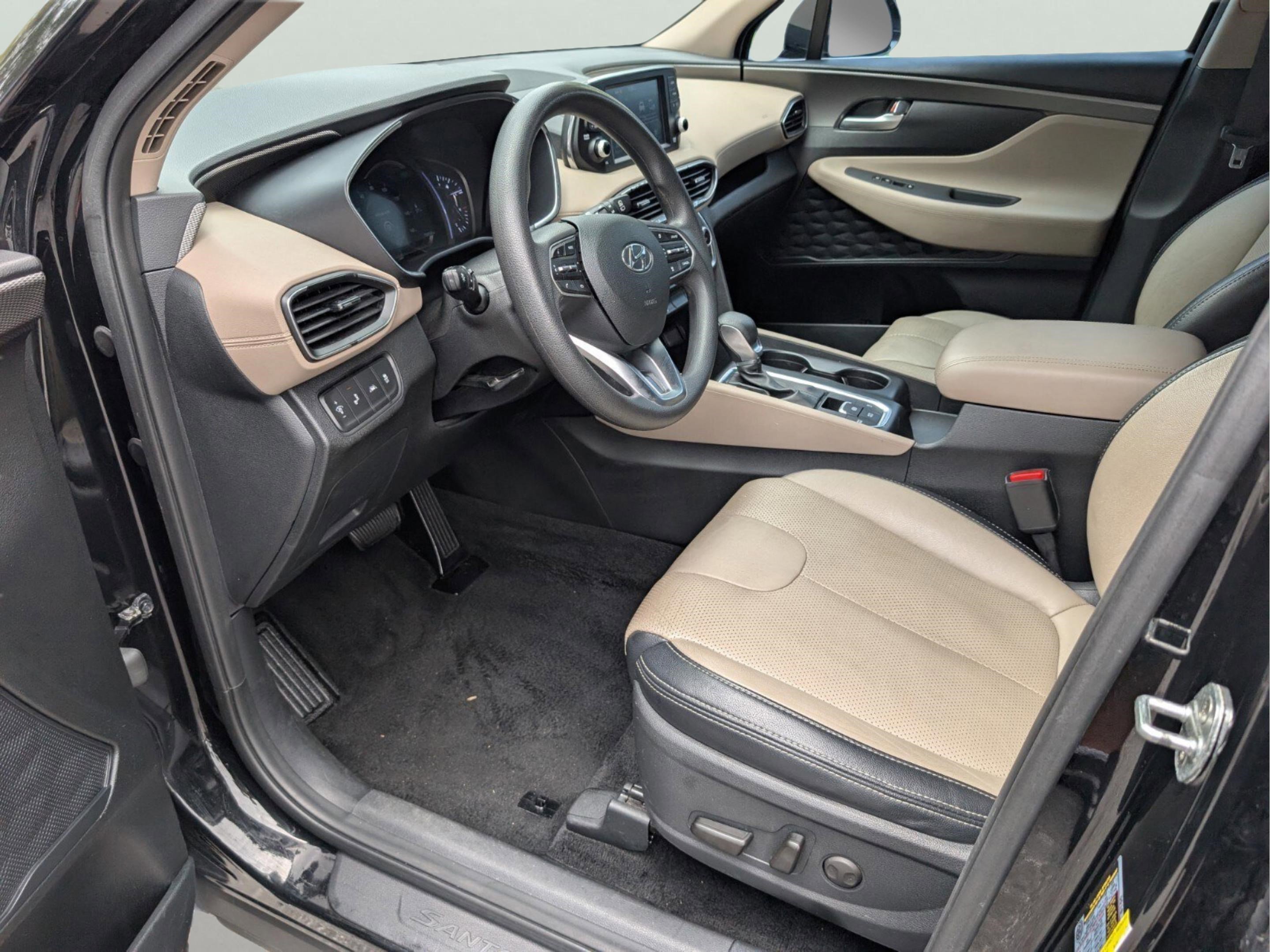 Used 2019 Hyundai Santa Fe SEL FWD image 11