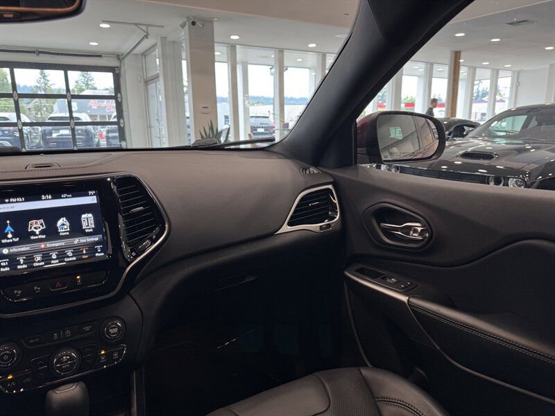 Used 2019 Jeep Cherokee High Altitude image 28