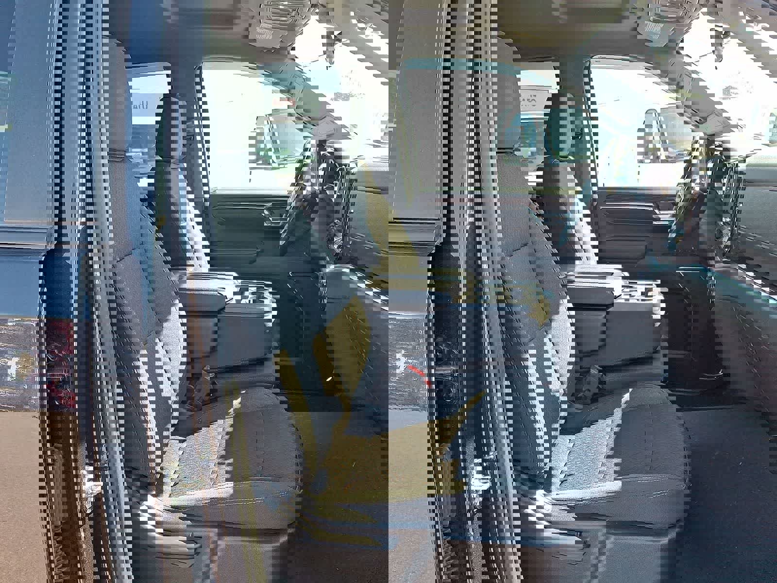 Used 2023 Chevrolet Silverado 1500 LT image 31