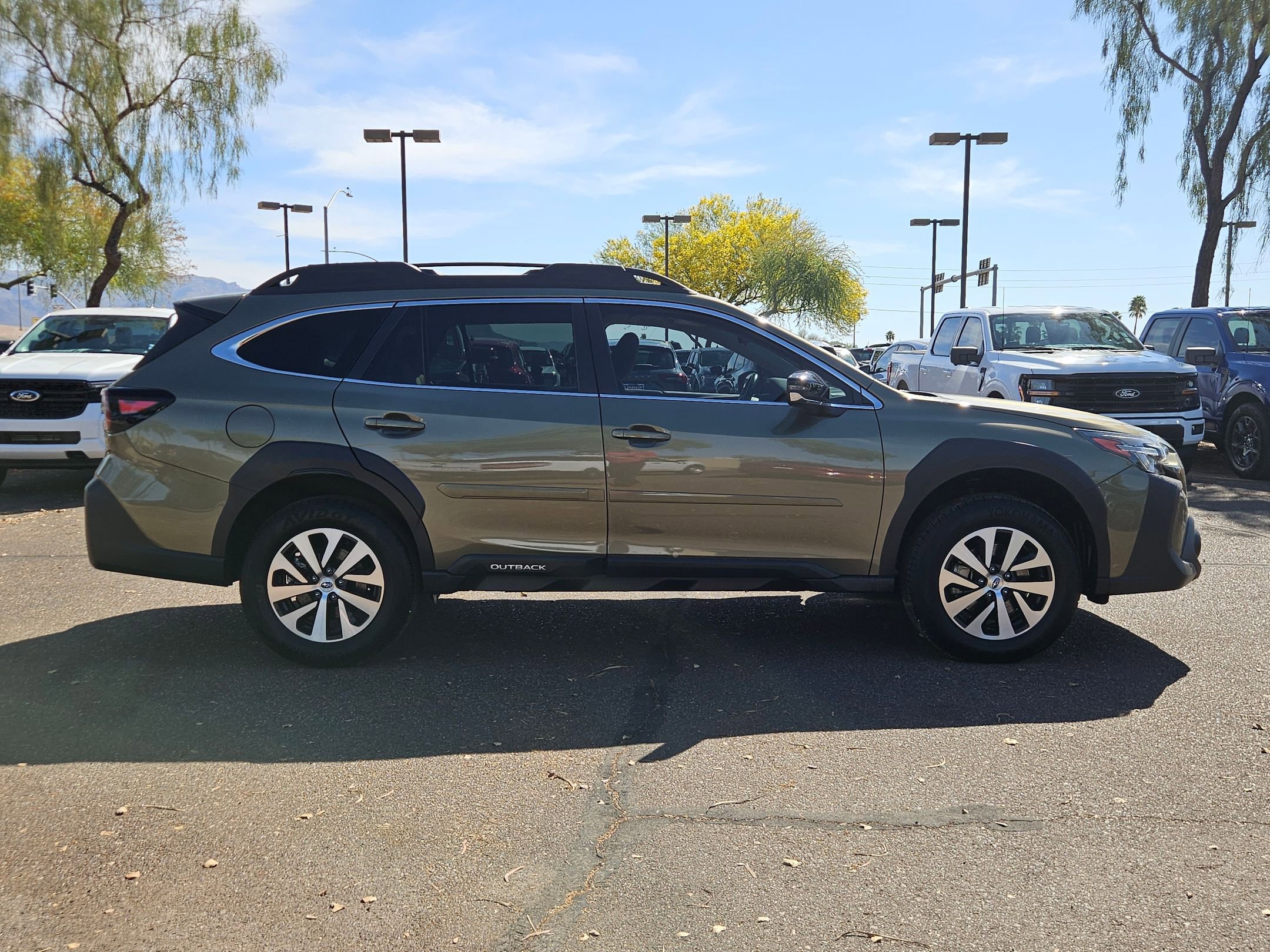 Used 2024 Subaru Outback Premium image 4