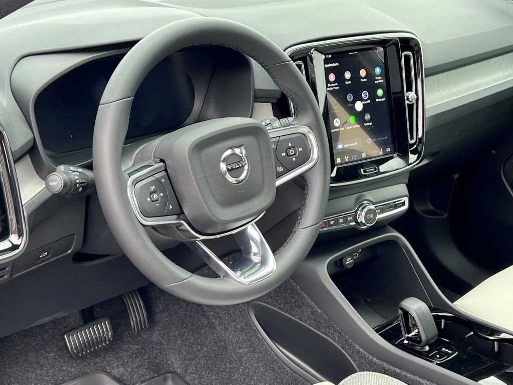 New 2026 Volvo EX40 Plus w/ Protection Package Premier image 15