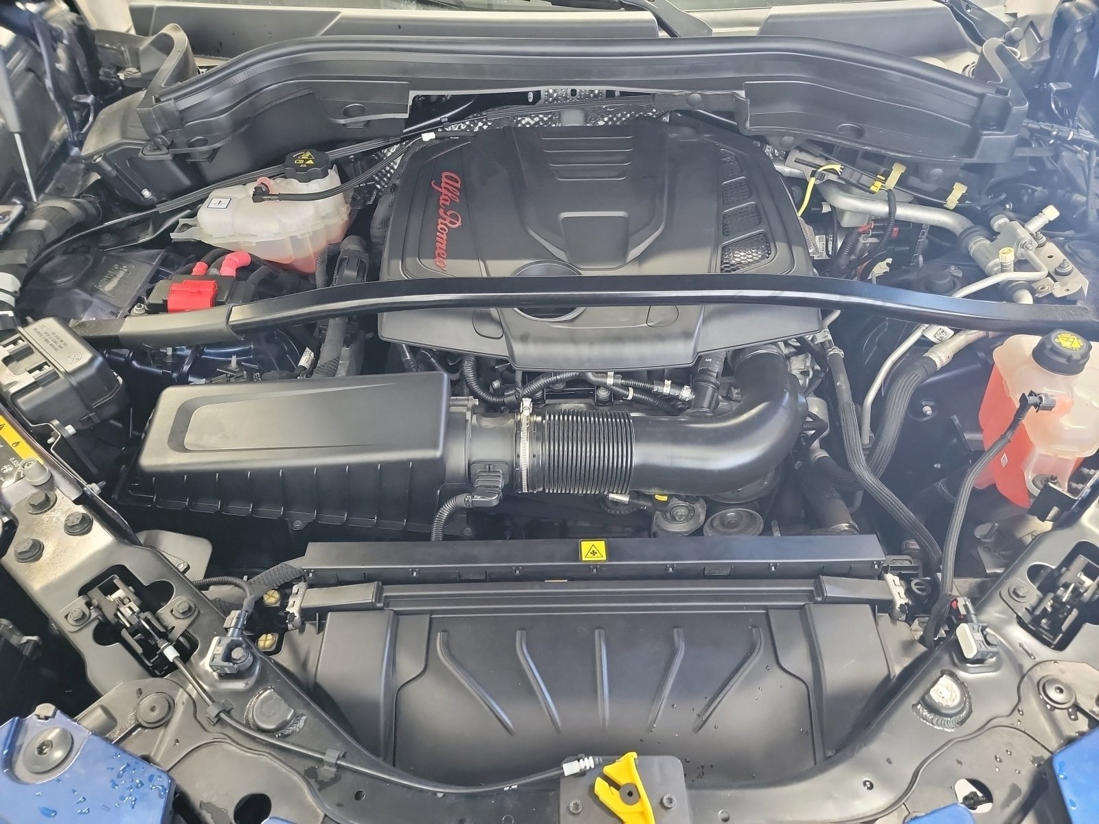 Used 2021 Alfa Romeo Stelvio Ti AWD/4WD image 25