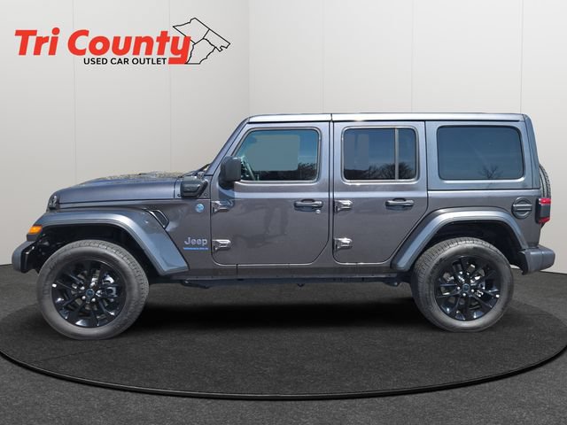 Used 2025 Jeep Wrangler Unlimited Sahara w/ Safety Group AWD/4WD image 5
