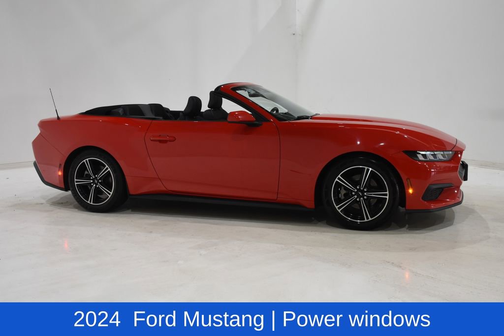 Used 2024 Ford Mustang Convertible image 8