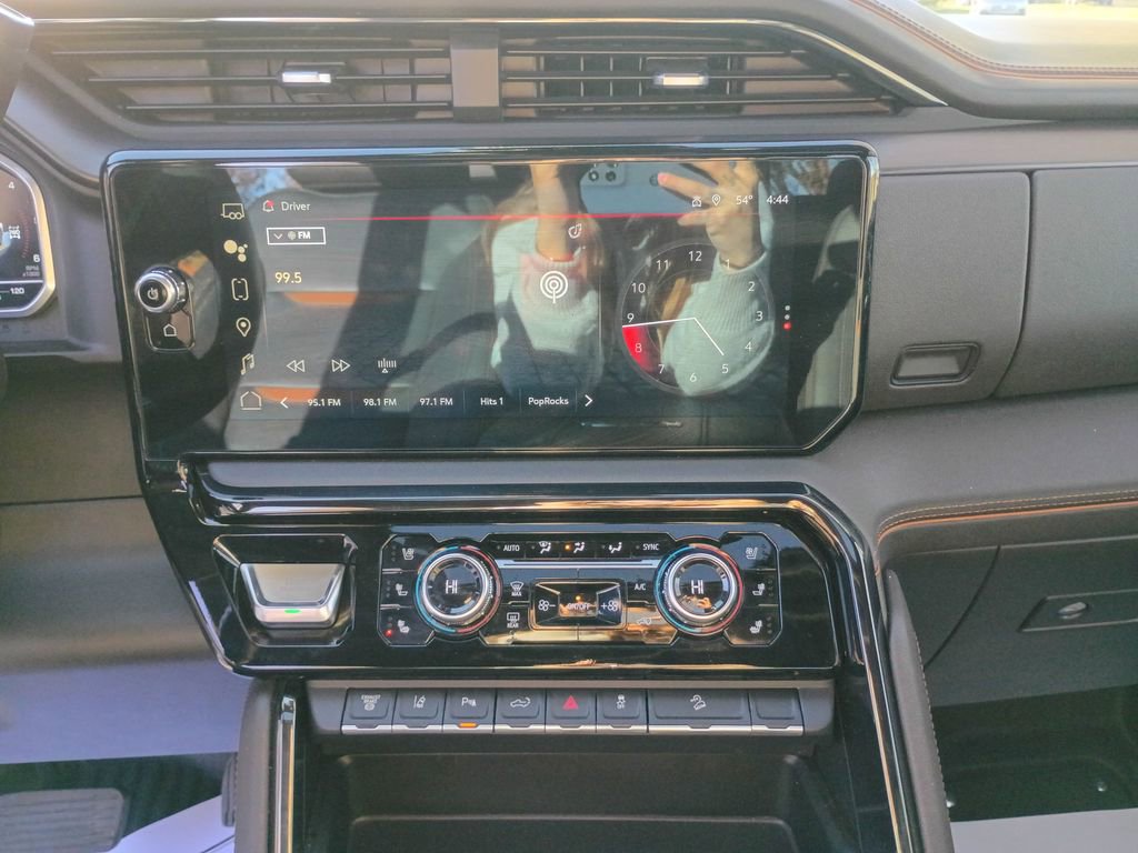 Used 2024 GMC Sierra 2500 AT4 w/ AT4 Premium Plus Package image 18