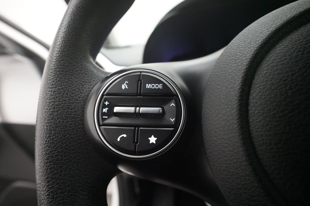 Used 2023 Kia Soul LX w/ LX Technology Package FWD image 17