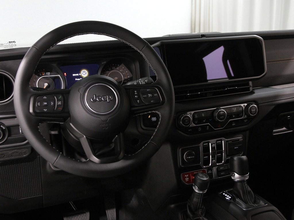 Used 2025 Jeep Gladiator Mojave w/ Convenience Group image 6