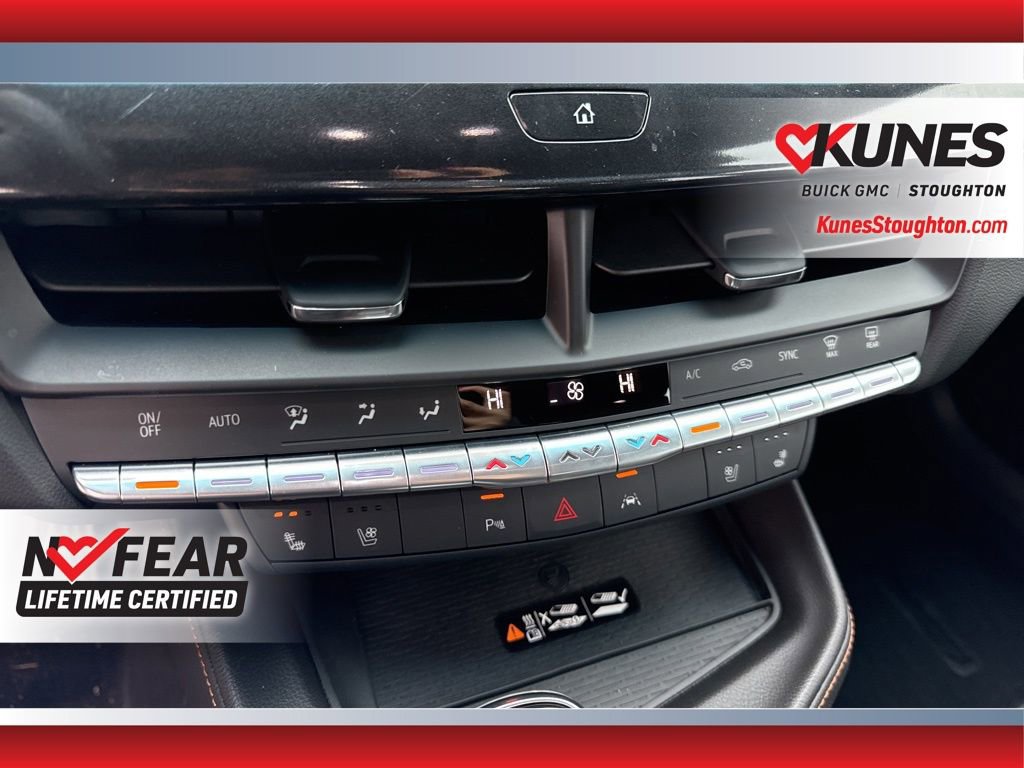 Used 2025 Cadillac CT4 V image 31