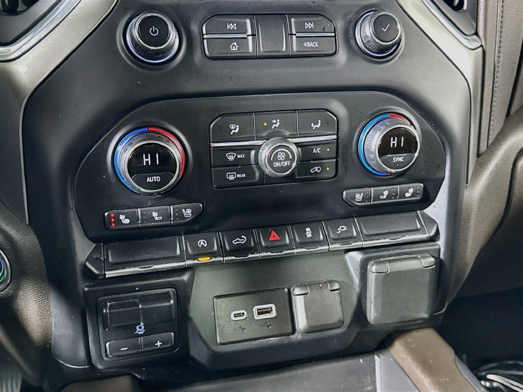 Used 2020 Chevrolet Silverado 1500 LTZ w/ LTZ Convenience Package AWD/4WD image 16