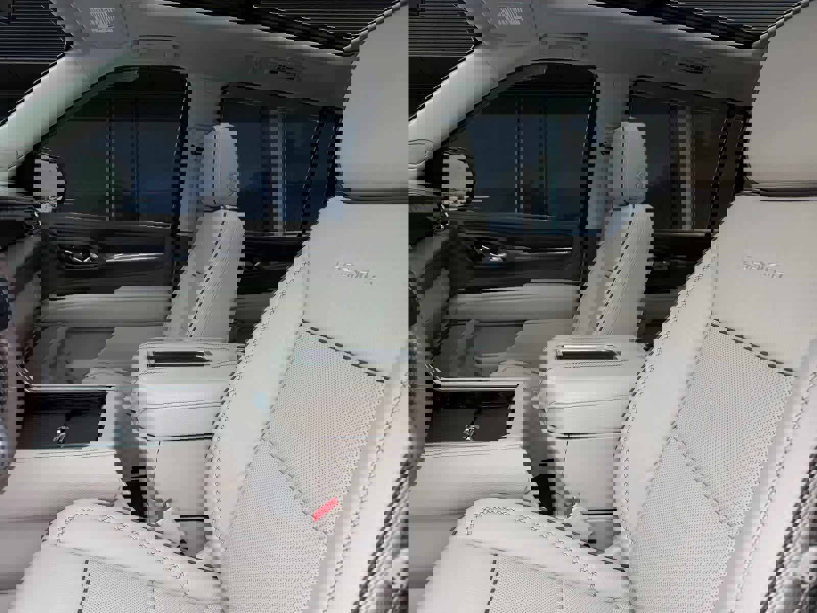 Used 2022 GMC Yukon XL Denali image 2