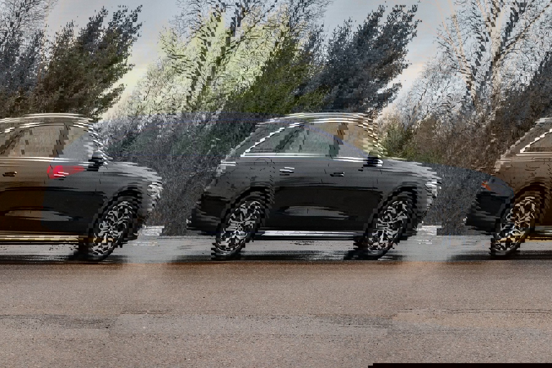 Used 2025 Mercedes-Benz E 450 4MATIC All-Terrain Wagon image 2